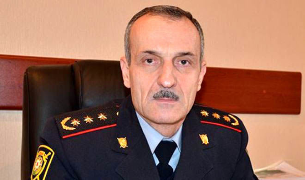 DİN: Sən kondisionerin altında çay içəndə...